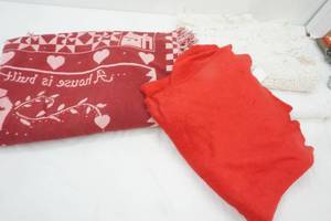 lot 97 image: Red & White Linens