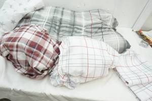 lot 98 image: Kings Size FittedComfortersheets2-Pillow Cases