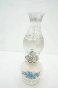 lot 106 image: Oil Lamp 14 Tall