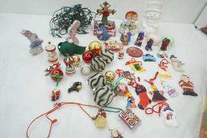 lot 125 image: Variety of Decor