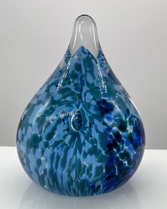lot 34 image: Vintage CAITHNESS Glass Paperweight - Scotland - Raindrop