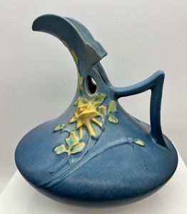 lot 27 image: Vintage ROSEVILLE Columbine Blue Ewer - Circa 1941 - 18