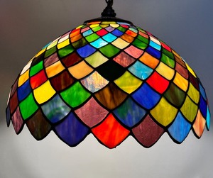 lot 10 image: Tiffany Style Hanging Swag Light Lamp