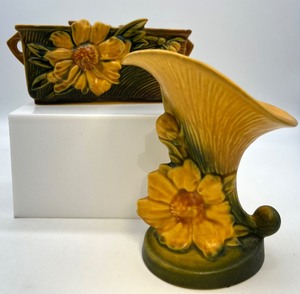 lot 74 image: Vintage ROSEVILLE Sienna Yellow Peony Window Box Planter and Cornucopia Vase  - 70, 386