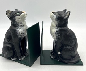 lot 52 image: Hand Painted Cast Iron Cat Bookends Doorstops - QTY 2