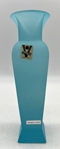 lot 85 image: GRUPPO VITTORIO - Italy Glass Blue Bud Vase w Original Tags