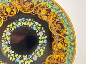lot 96A image: VERSACE Gold Ivy Plate 7
