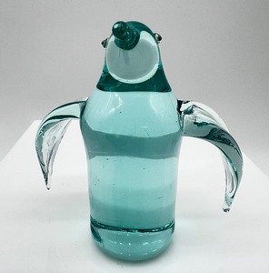 lot 121 image: Artisan Art Glass Figural Penguin
