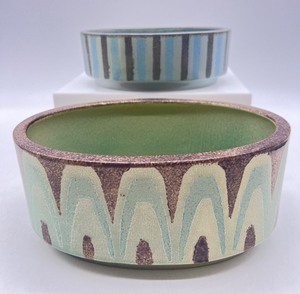 lot 133 image: Vintage Mid Century RED WING Bowls 938 and 939