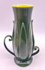 lot 138 image: Vintage RED WING POTTERY - Double Handle Green and Yellow Vase - 1377