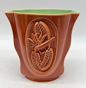 lot 141 image: Vintage Mid Century RED WING POTTERY - Bird of Paradise Vase - B2000