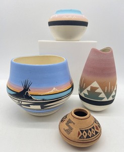 lot 143 image: AMERICAN INDIAN - SIOUX Pottery Vessels - QTY 4