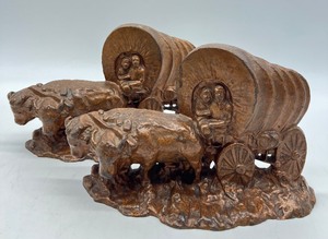 lot 147 image: Vintage Covered Wagon with Oxen Pair of Bookends