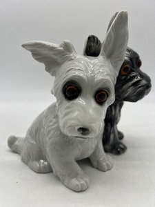 lot 149 image: Vintage Scotty Westie Dogs Planter