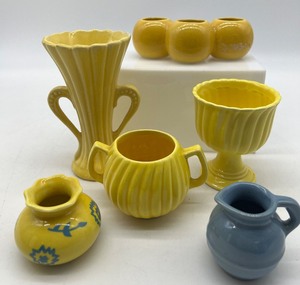 lot 150 image: Vintage Assorted Yellow Mini Planters and More