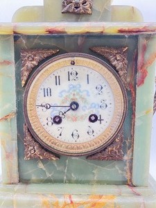 lot 3 image: Antique French Onyx Mantel Clock