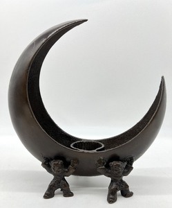 lot 174 image: Vintage Mid Century Ikebana Japanese Bronze Crescent Moon Flower Holder