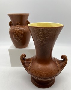 lot 191 image: Vintage RED WING POTTERY Vase 857 and RUMRILL Vase 119