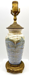 lot 198 image: Vintage DURAND Pulled Feather Art Glass Lamp with Threading