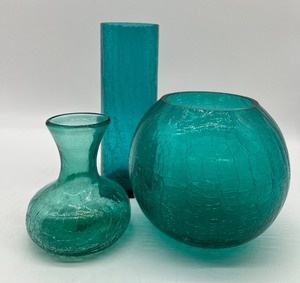 lot 219 image: Vintage Teal Crackle Glass Trio of Vases