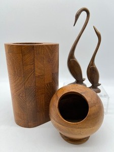 lot 233 image: Mid Century Vintage SIAMESE Teak Vase, Wood Orb and Ceramic Birds