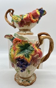 lot 260 image: Vintage FITZ & FLOYD Ceramic - Classics Autumn Bounty Pitcher and Gravy Boat
