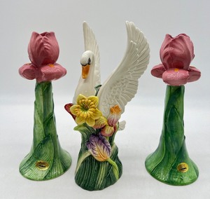 lot 259 image: Vintage FITZ & FLOYD Ceramic Swan and MANN Tulip Candle Holders