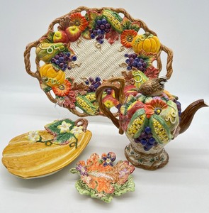 lot 261 image: Assortment of Vintage FITZ & FLOYD Ceramic - Including Autumn Bounty Platter