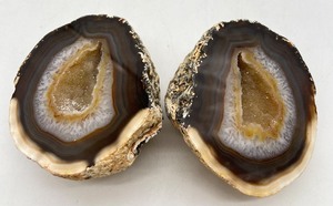 lot 268 image: Natural Split Polished Agate Quartz Geode #2