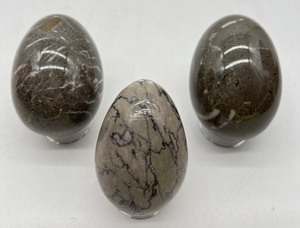 lot 278 image: Set of 3 - Natural Geode Stone Eggs - Grays