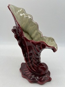lot 282 image: Vintage RED WING POTTERY - Cornucopia Vase - 1284