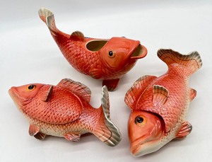 lot 15 image: UPDATED One Fish Was found with a crack FITZ AND FLOYD Classics - Koi Fish Planter and Two Covered Dishes -  2000