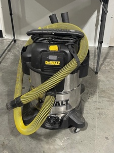 DeWalt 10 Gallon Shop Vac