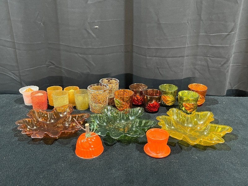 lot 1511 image: Votive Holders