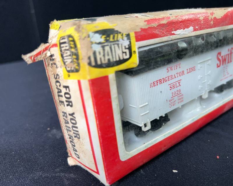 lot 349 image: Life Line Trains Swift