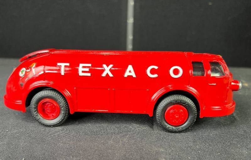 lot 45 image: 139 Die Cast Ertl 1934 Diamond Texaco Doodle Bug Tank Truck Bank NOS