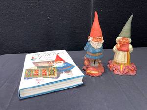 lot 1560 image: KLAAS WICKL 1993 GNOMES SET SIGFRIED & SOPHIA 324 AND BOOK