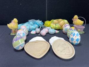 lot 1565 image: EASTER EGG LOT WOOD & CERAMIC, COOKIE MOLDS