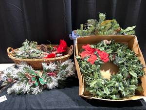 lot 1574 image: VARIOUS WREATHS, SWAGS, PINE CONE GREENERY DECOR