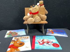 lot 1585 image: SMALL WOOD TOY DESK WITH PLUSH ANIMALS AND BOOKS