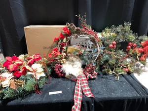 lot 1474 image: THREE LARGE CHRISTMAS WREATHS