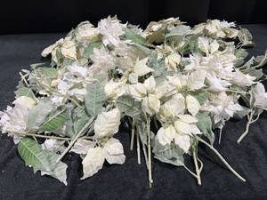 lot 1478 image: WHITE AND CREAM COLOR FLOWERS AND GREENERY