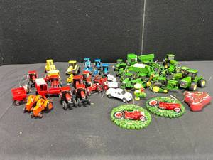 lot 1491 image: SMALL TRACTOR LOT, ORNAMENTS, DECOR OR PLAY