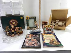 lot 438 image: BOYDS BEARS VARIOUS ITEMS