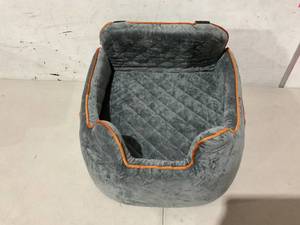 lot 347 image: Memory Foam Booster Dog Seat For Small Dogs