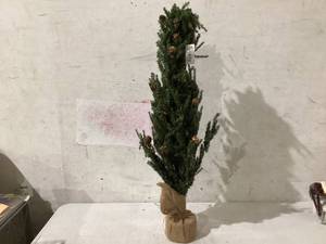 lot 550 image: Vickerman 36 Caramel Pine Artificial Christmas Tree