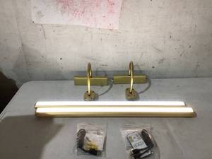 lot 551 image: LOT OF 2 Gold Lights
