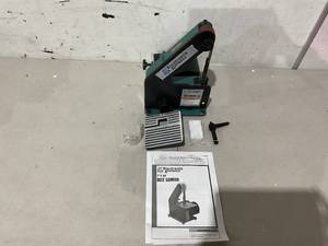 lot 385 image: 1 IN. X 30 IN. MINI BELT SANDER