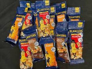 lot 27 image: Planters peanuts variety bag