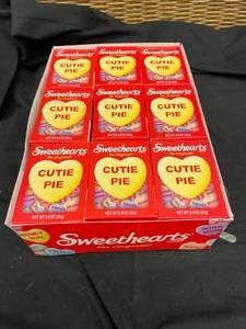 lot 224 image: Sweethaerts box of 36 Best by 08152025